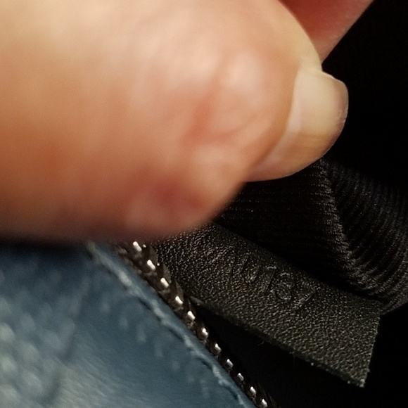 louis vuitton messenger bag - Picture 5 of 8